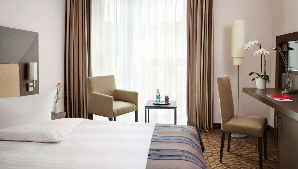 Intercityhotel Hamburg Dammtor-Messe Pokoj fotografie